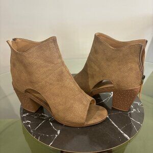 Tan Boots - open toe